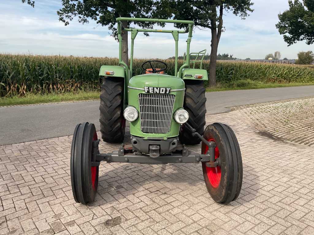 Traktoren: Fendt Farmer 200V