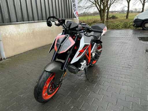 2016 KTM 1290 Superduke Motorcycle