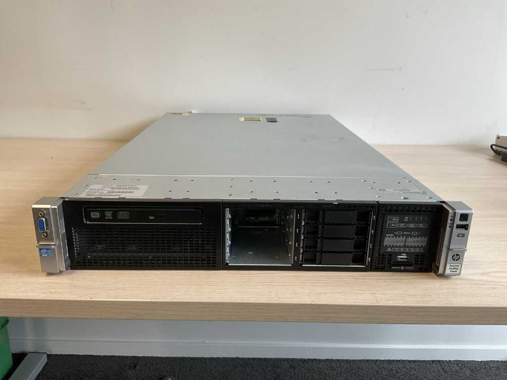 Hp DL380 gen8 Server