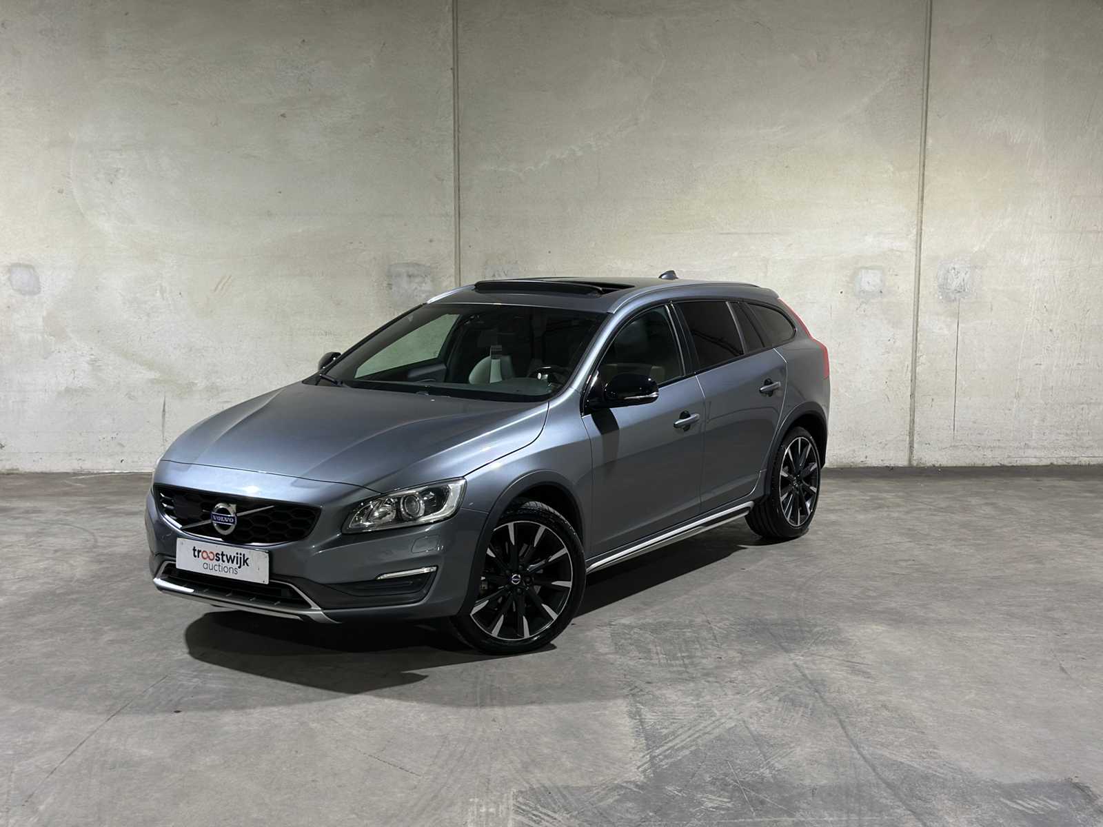 Volvo V60 Cross Country 2.0 D4 Summum 191hp 2015, HF-783-B