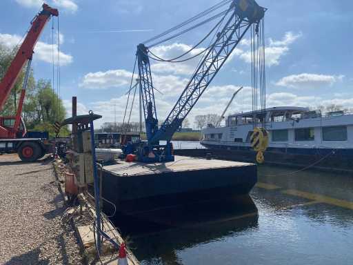 2000 Ponton cu macara