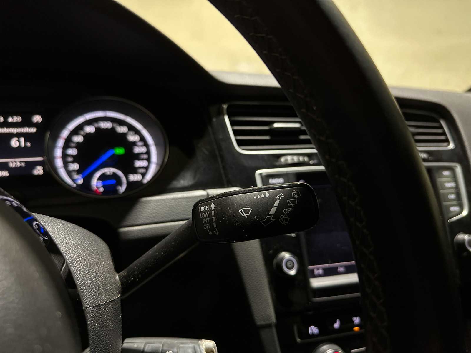 Volkswagen Golf 2.0 TSI R 4Motion 300pk 2015, P-916-RV