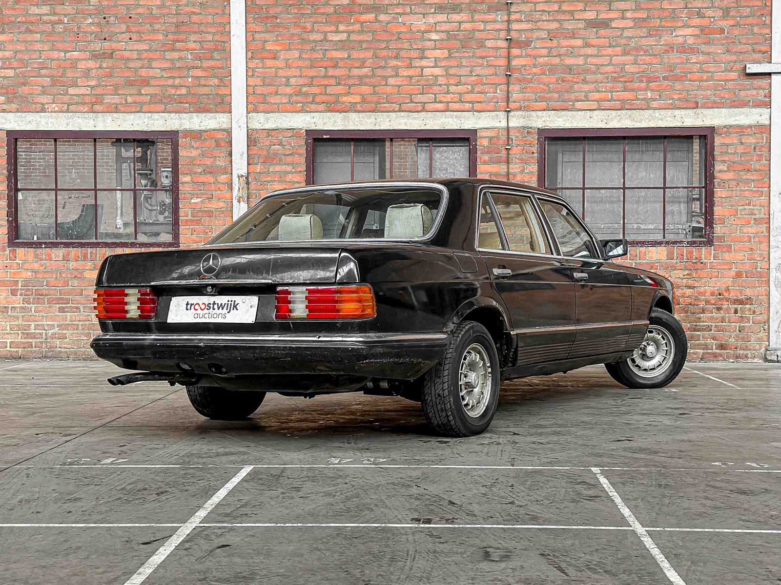 Mercedes-Benz 280 SEL 