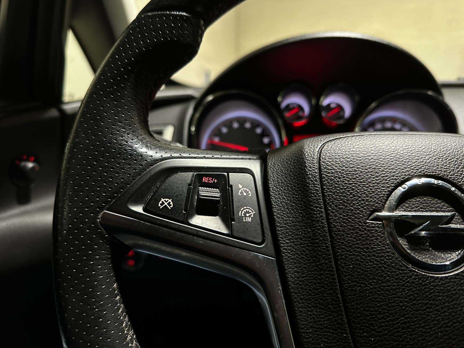 Opel Astra GTC 1.4 Turbo Sport 140pk 2013 (Origineel-NL), 9-KRR-84