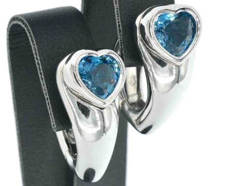 Boucles d’oreilles en forme de cœur Piaget en or avec topaze