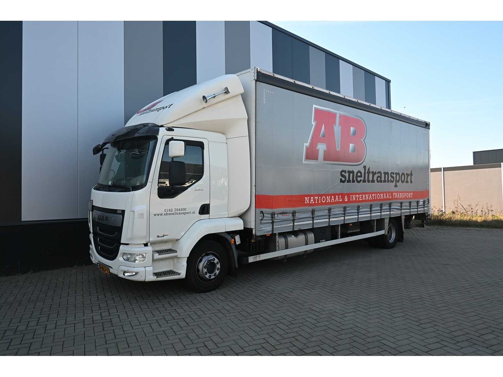 DAF – FA LF290 – Truck with 2000KG DHollandia tail lift – 2018
