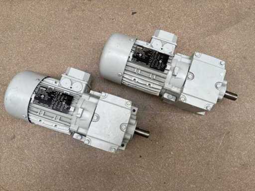 Lenze MDEMAXX071 Motorreductor (2x)