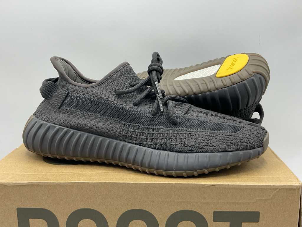 Adidas yeezy boost store 350 v2 43