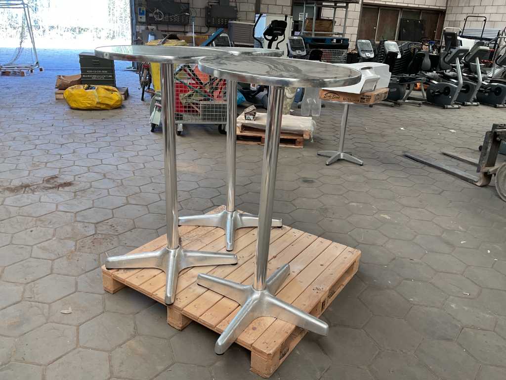 Standing table (3x)