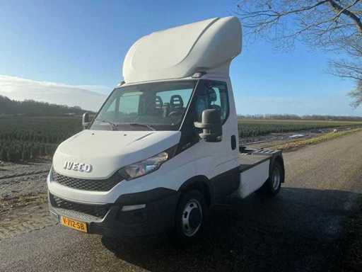 2015 Iveco Daily 40-210 BE traktor V-712-SB