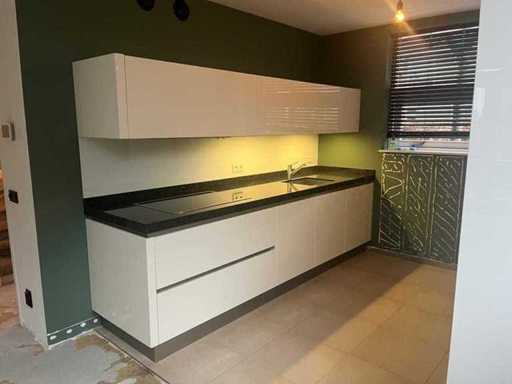 Bruynzeel - Cuisine avec appareils Miele