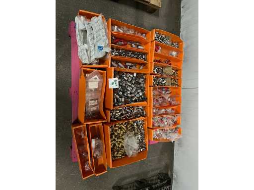 Złączki i zestaw zaworów