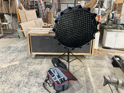 Apature 300d Spotlight con treppiede Manfrotto 1004BAC