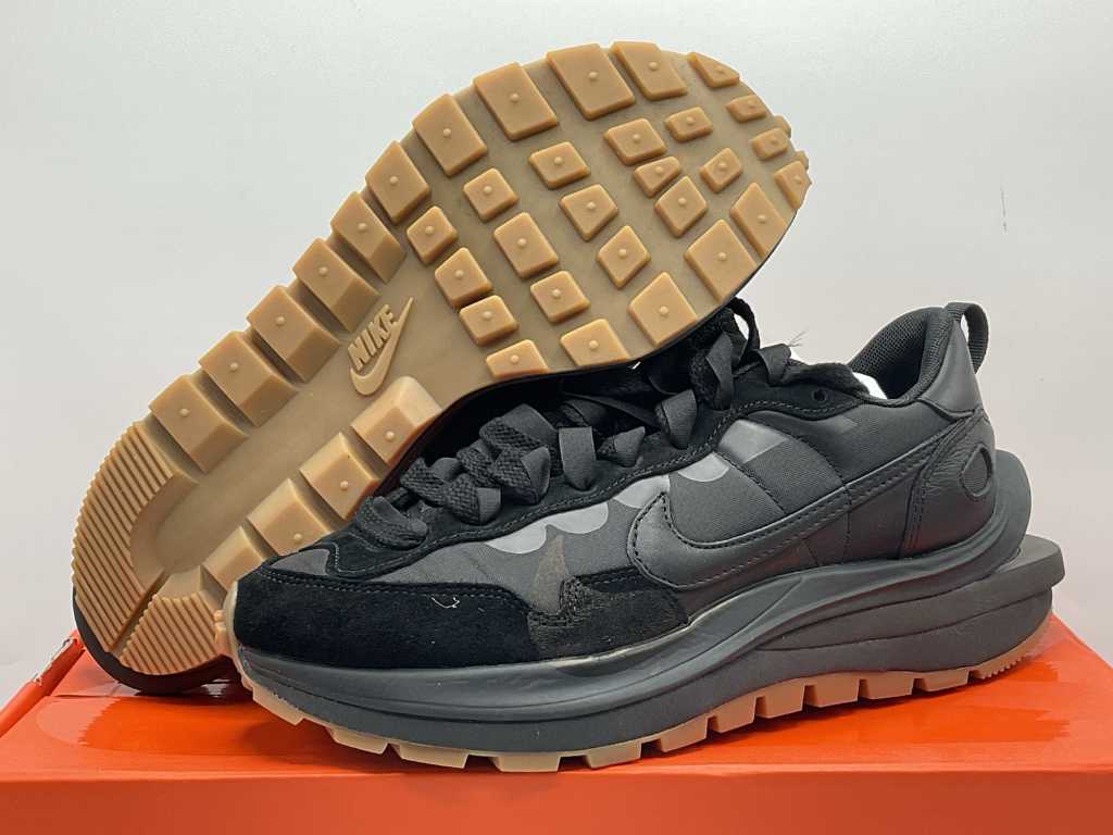 Nike Vaporwaffle Sacai Black Gum Sneakers 40