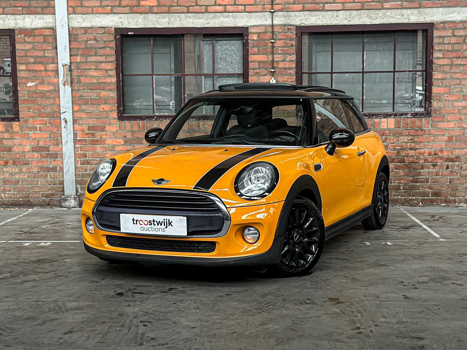 Mini Cooper Business 1.5 136pk 2016 (Origineel-NL), JF-468-B