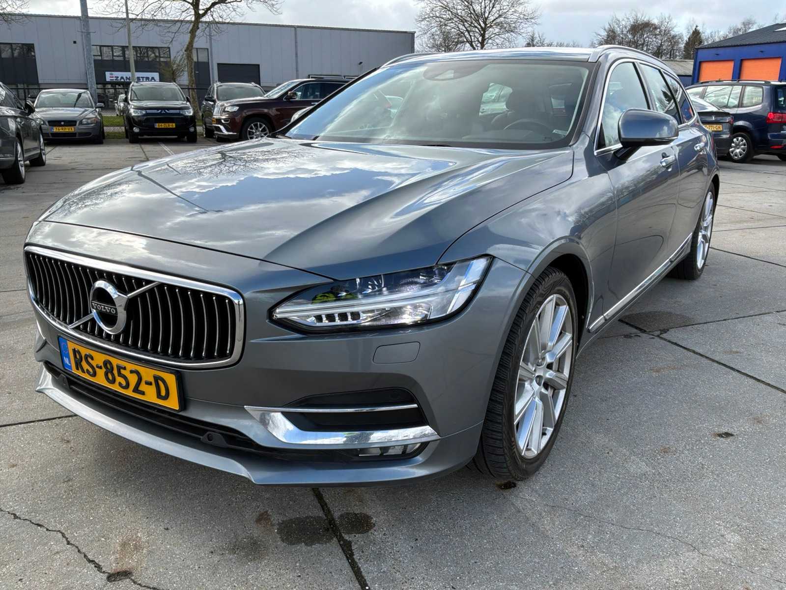 Samochód osobowy Volvo V90