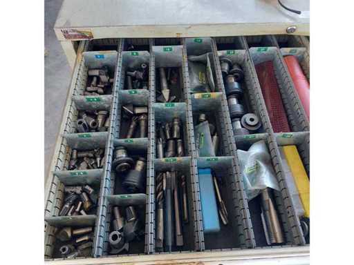 CASSETTES WITH TAPS FOR THREADING AND MILLING BITS