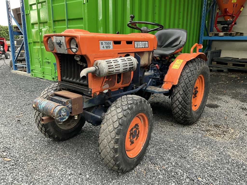 Kubota B7001 4x4 Mini Tractor