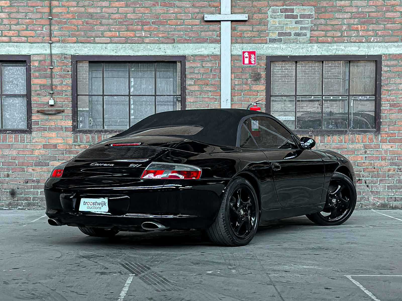 Porsche 911 Carrera 4 Cabriolet 3.6 996 320pk 2002 Youngtimer HANDGESCHAKELD 