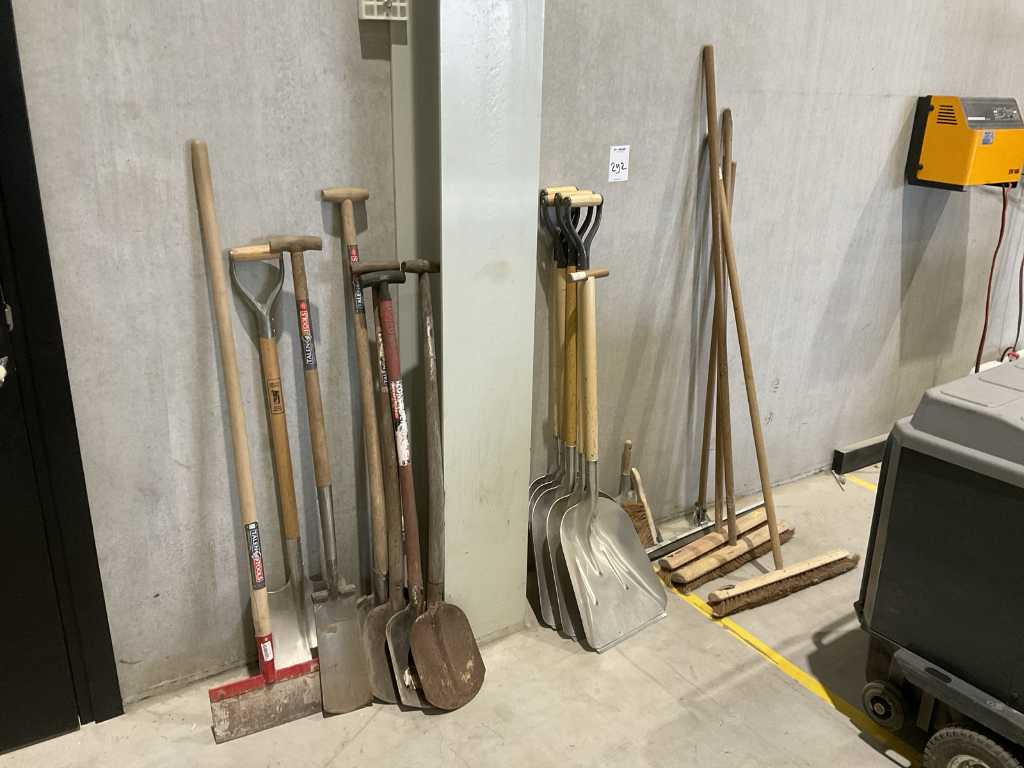 Miscellaneous forest and garden tools