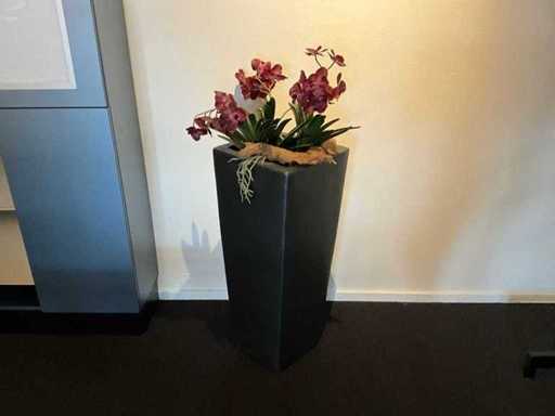 Artificial plant with pot (2x)