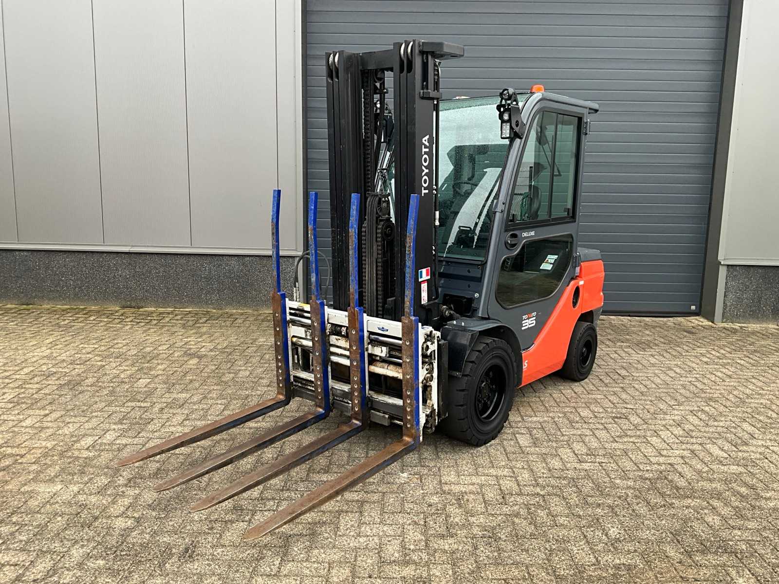 2023 Toyota 52-8FDJF35 Forklift