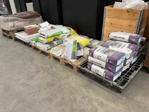 Lot de matériaux de construction sur palette (5x)
