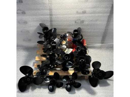 Różne części - Śruby napędowe - Silnik zaburtowy