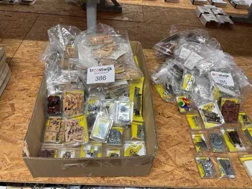 1 x partij bevestigingsmaterialen