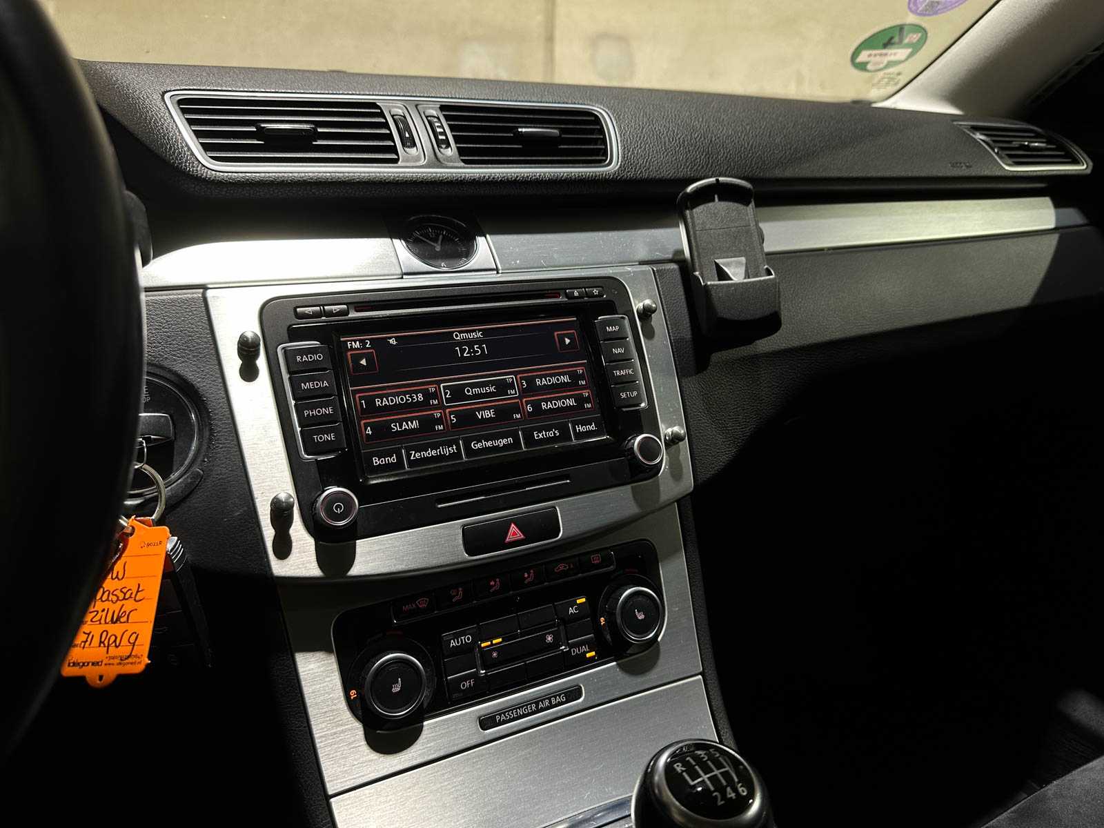 Volkswagen Passat Variant 1.8 TSI Highline 160pk 2011 (Origineel-NL), 71-RPV-9