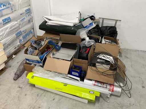 Lotto di materiali per l'installazione