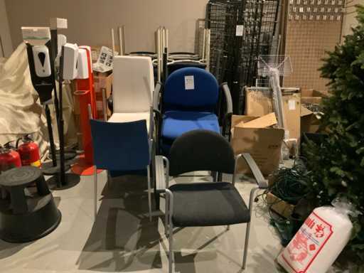 Various chairs (23x)