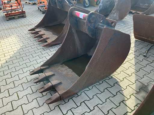 Buldoexcavator TL800