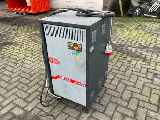 Încărcător de baterii Lever TCP2S 2001 24/240
