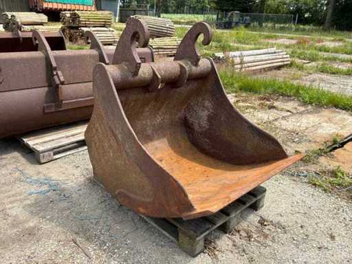 Excavator bucket