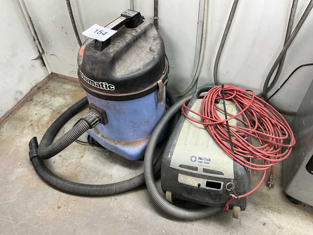 2 different vacuum cleaners wo NUMATIC and NILFISK