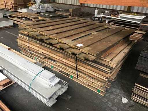 Pallet con vari materiali in lastra