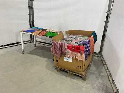 Eșarfe de mătase și pantaloni scurți de mătase