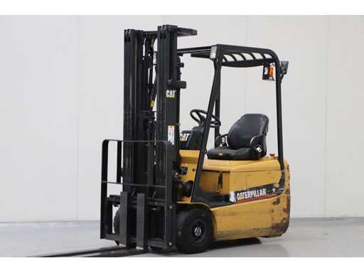 Caterpillar – EP15KRT – Gabelstapler Triplex – Seitenschaltung, 3590 Stunden