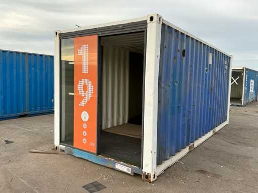 Container