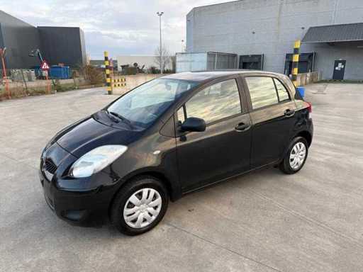 TOYOTA - 2011 - YARIS - Auto