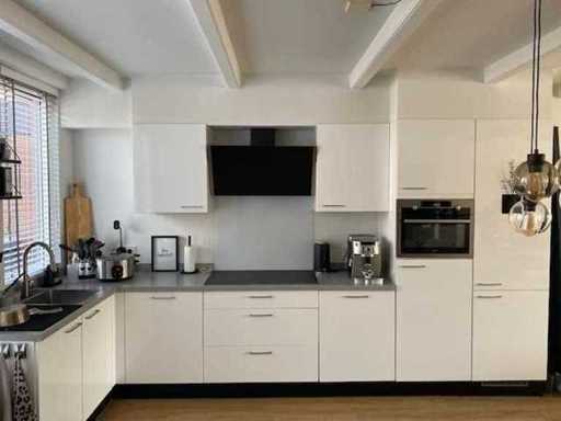 Keuken met apparatuur