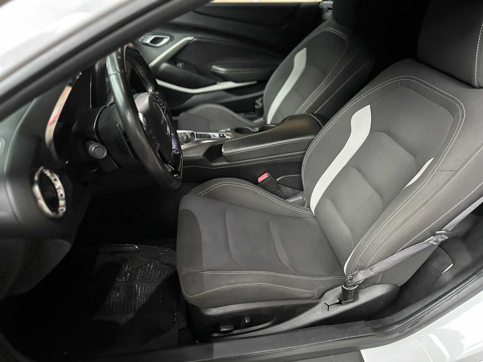 Chevrolet Camaro 1LT 2.0L I4 F DOHC 16V 275pk 2017