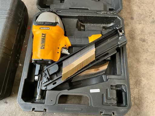 Dewalt DPN9033SM Blindklinknagelmachine