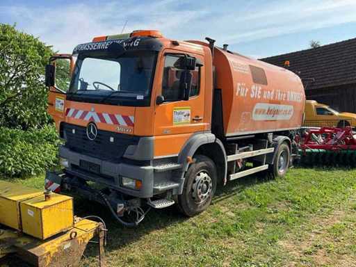Mercedes-Benz Atego 1828 zamiatacz z 2003 roku