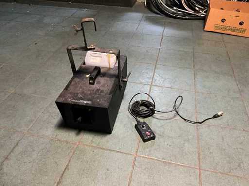 SM - 100 Snow Machine