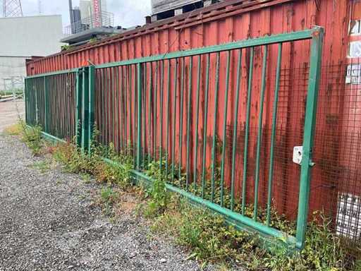 Sliding gate