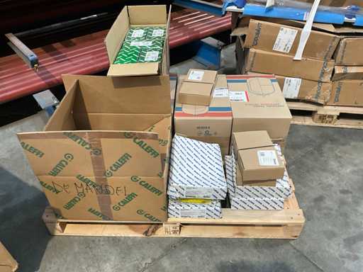 Série de divers fournitures de plomberie