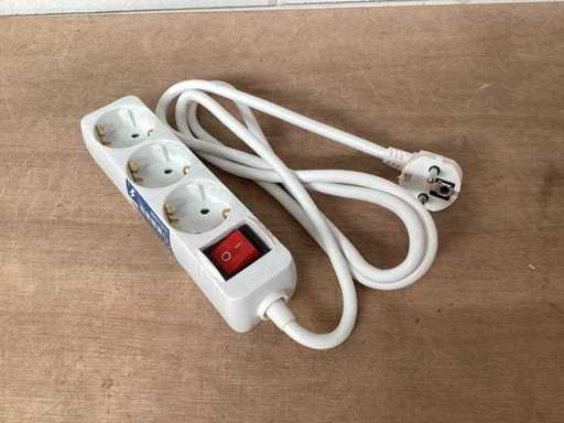 Q-link Stekkerdoos 3 voudig, met schakelaar (17x)