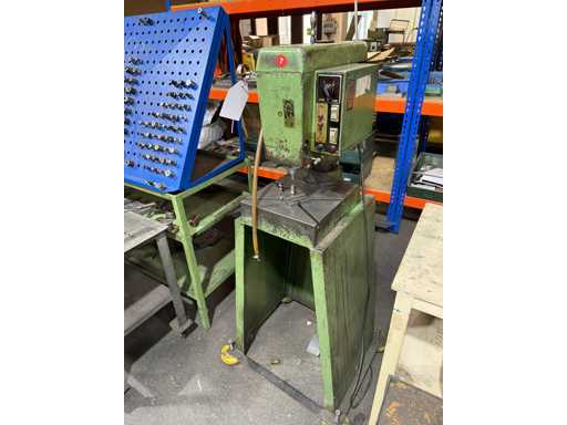 FMW Tumbler Riveting Machine